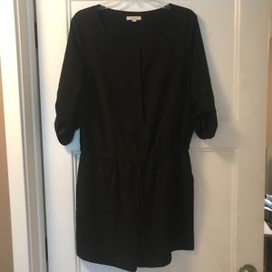 Loft size 8 half sleeve jumper in black.